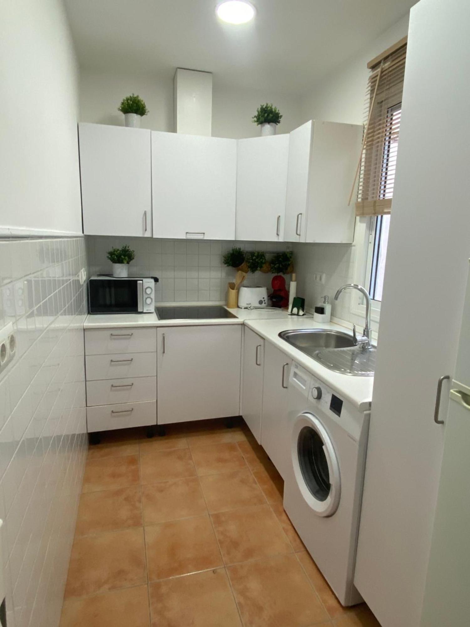 2 Bedroom Virgen De Begona Seville Exterior photo